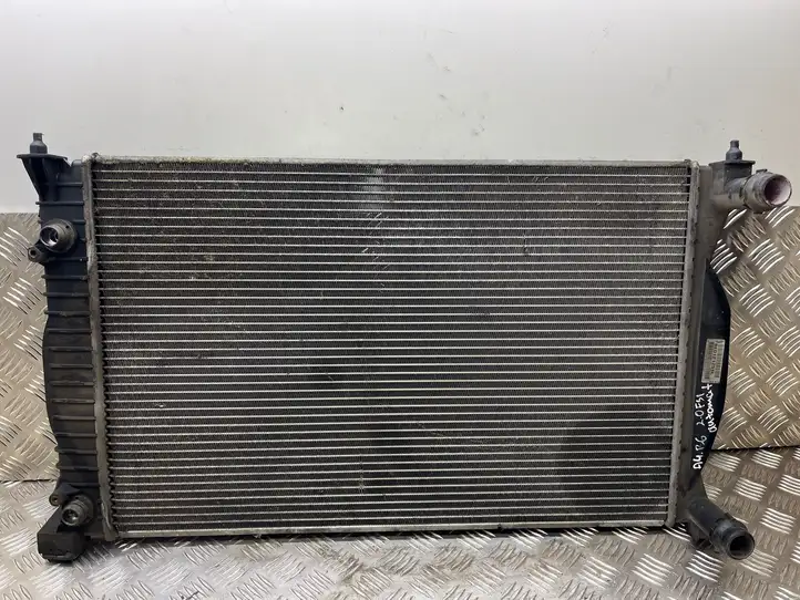 Audi A4 S4 B6 8E 8H (2000 - 2006) 8E0121251L Радиатор охлаждающей жидкости двигателя — фото 2