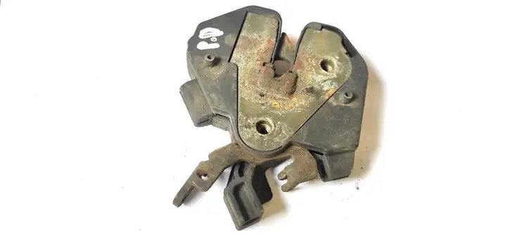 Volvo V70 (1997 - 2000)   Замок капота