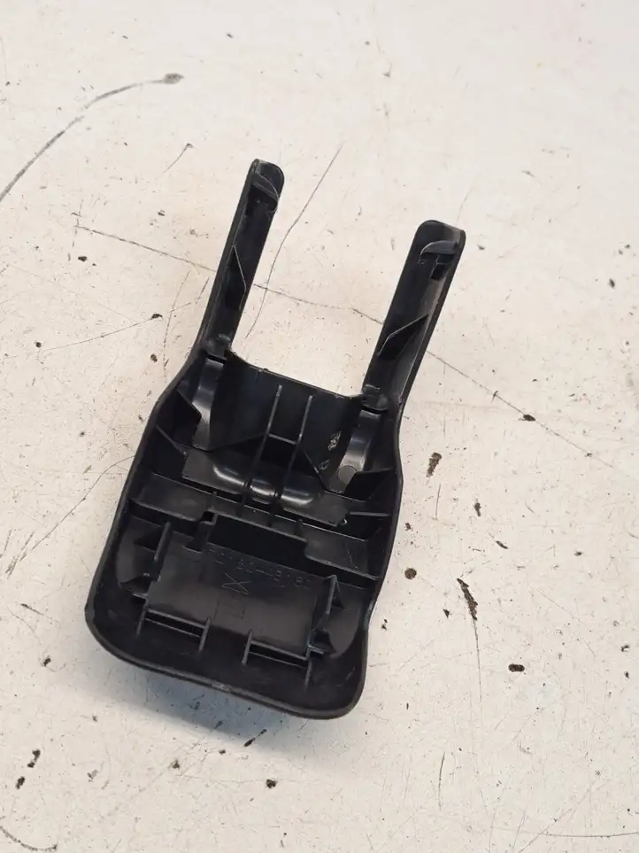 Lexus RX 450H (2008 - 2012) 7215248180 Прочие детали салона — фото 3