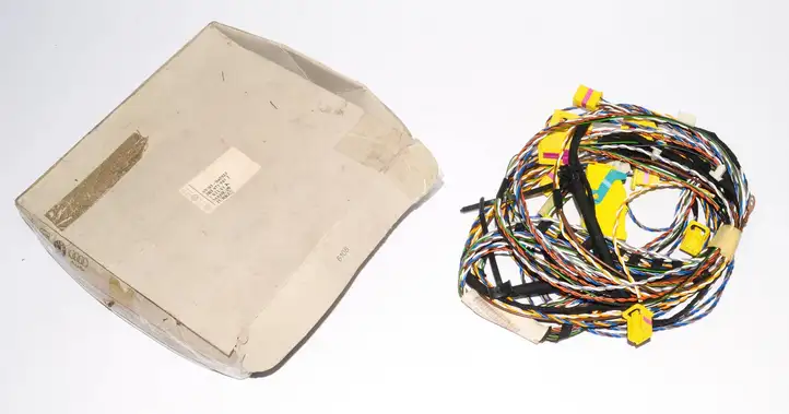 Volkswagen PASSAT B5.5 (2001 - 2005)  3B5971581J Другая внешняя деталь