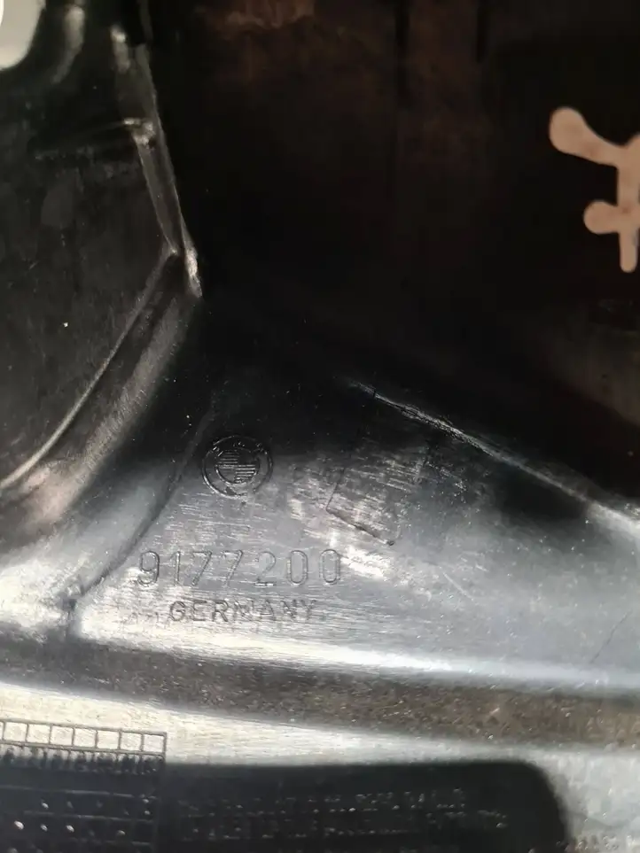 BMW 7 F01 F02 F03 F04 (2008 - 2016)  9177200 Другая деталь салона