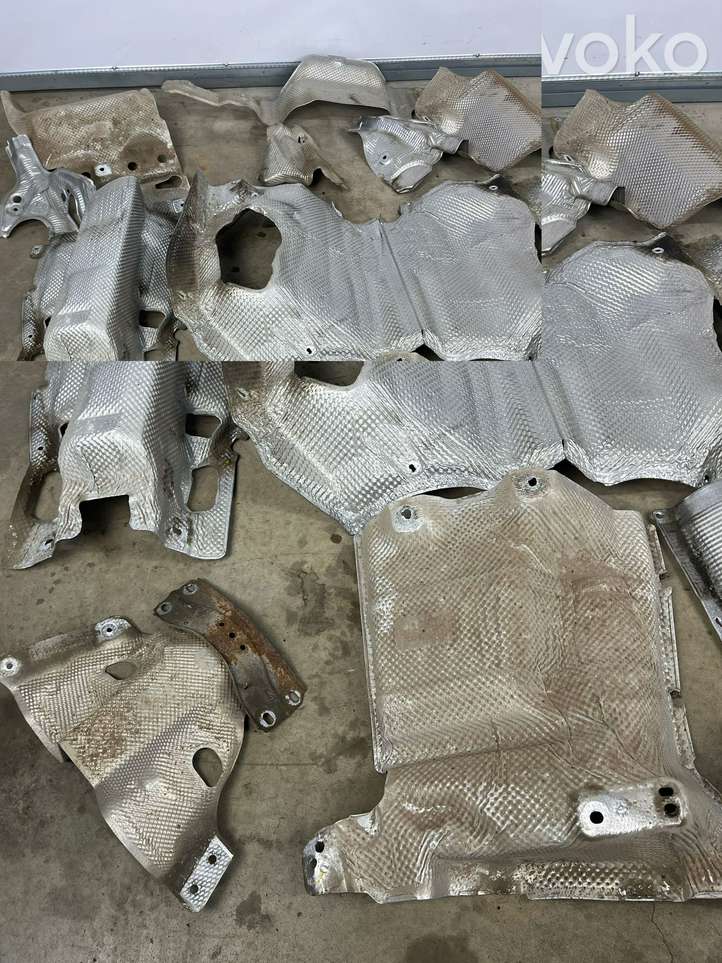 Audi Q5 (2008 - 2012)  8r0804161 Теплоизоляция