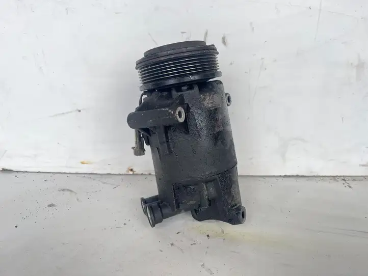 Opel Astra H (2004 - 2009) 13124752 Компрессор (насос) кондиционера воздуха — фото 1