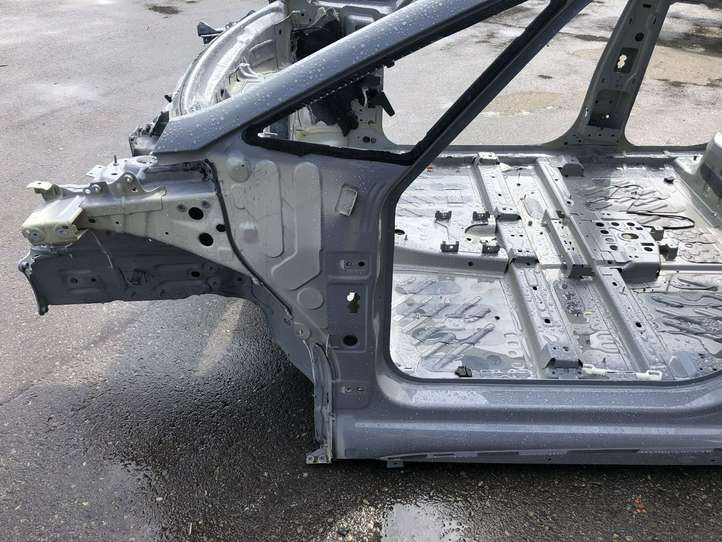 Cupra Born (2021 - )   Передняя четверть