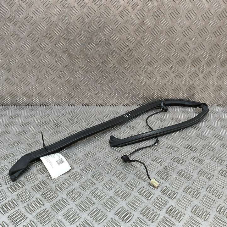 Toyota Sienna XL40 IV (2021 - )  8425008170 Уплотнительная резина на задних дверях