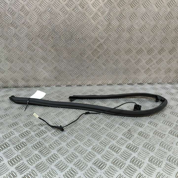 Toyota Sienna XL40 IV (2021 - )  8425008170 Уплотнительная резина на задних дверях