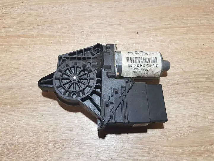 Volkswagen PASSAT B5.5 (2001 - 2005) 9776101438203 Стеклоподъемник задней двери — фото 1