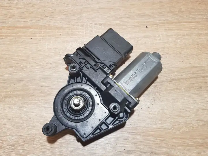 Volkswagen PASSAT B5.5 (2001 - 2005) 9776101438203 Стеклоподъемник задней двери — фото 5