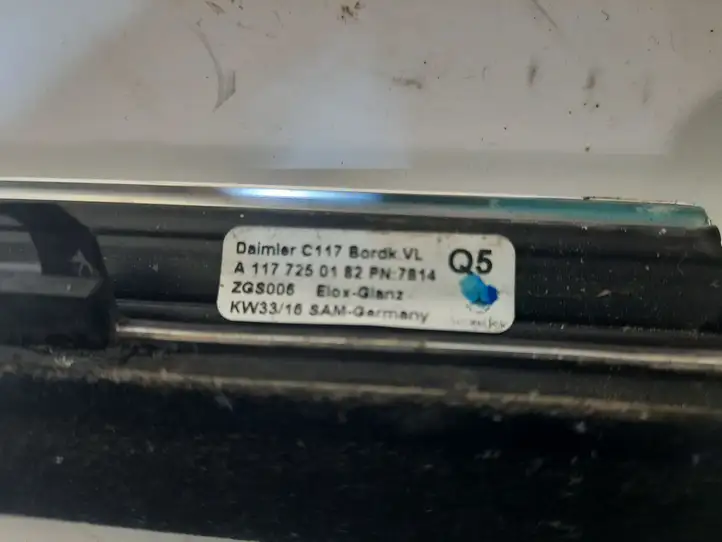 Mercedes-Benz CLA C117,X117,W117 (2013 - 2019) A1177250182 Накладка стекла задней двери — фото 4