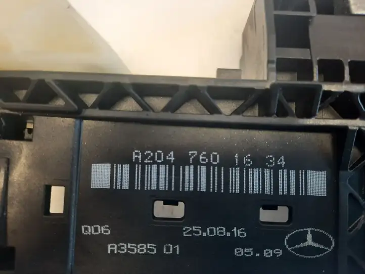 Mercedes-Benz CLA C117,X117,W117 (2013 - 2019) A2047601634 Крепление наружной ручки передней двери — фото 4