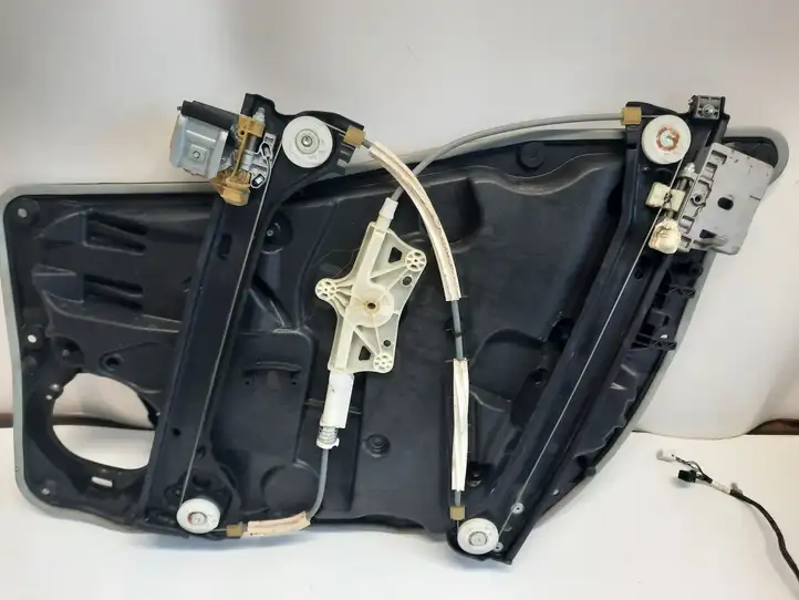Mercedes-Benz CLA C117,X117,W117 (2013 - 2019) A1177220170 Стеклоподъемник передней двери (без мотора) — фото 2