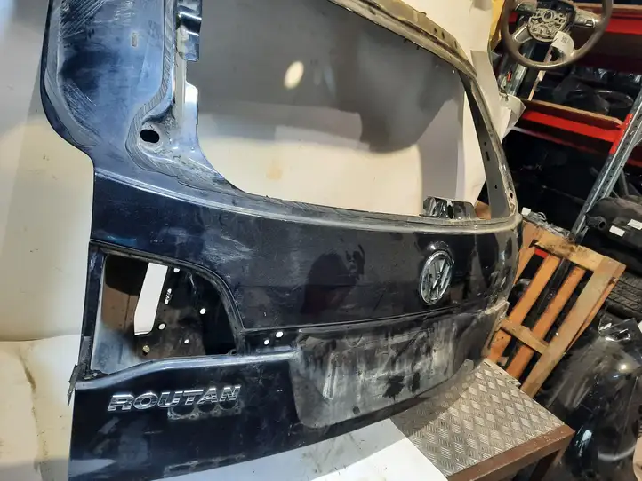 Volkswagen Routan (2008 - 2014) Крышка багажника — фото 3