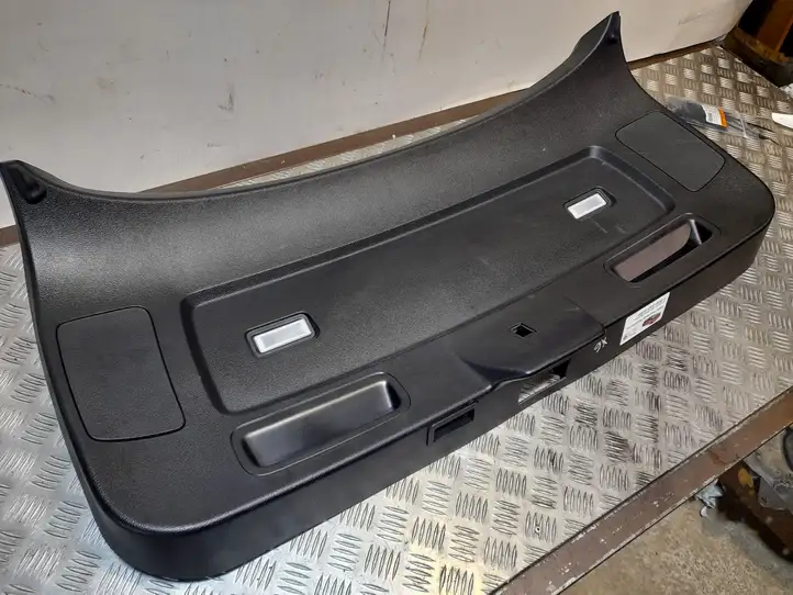BMW X6 E71 (2008 - 2014) 51477198623 Комплект обшивки крышки багажника — фото 1