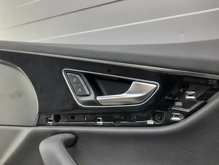 Audi Q7 4M (2015 - ) 4M1867106D Обшивка передней двери — фото 9