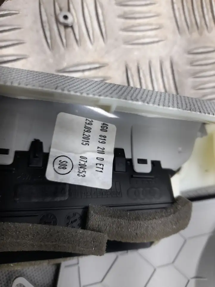 Audi Q7 4M (2015 - ) 4M0867244B Верхняя обшивка стойки B — фото 4