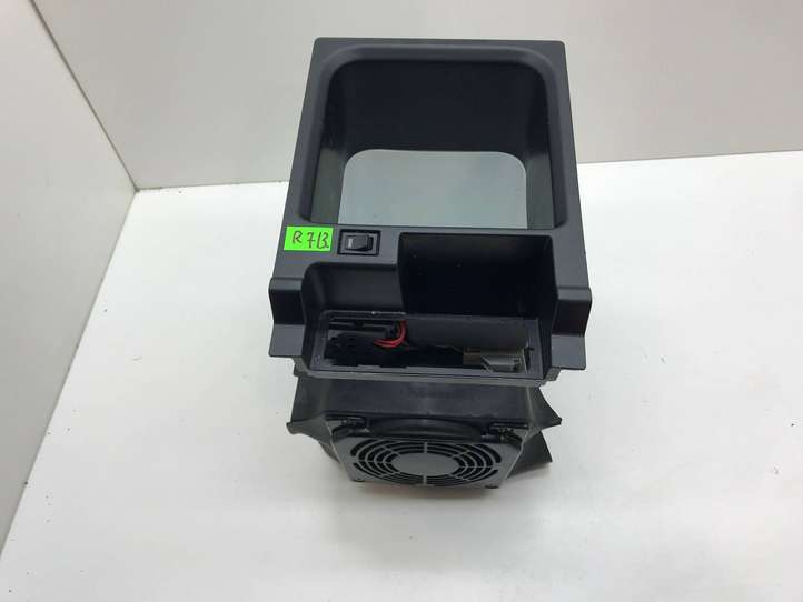 Land Rover Range Rover (2012 - 2017)  4442700467 Холодильник