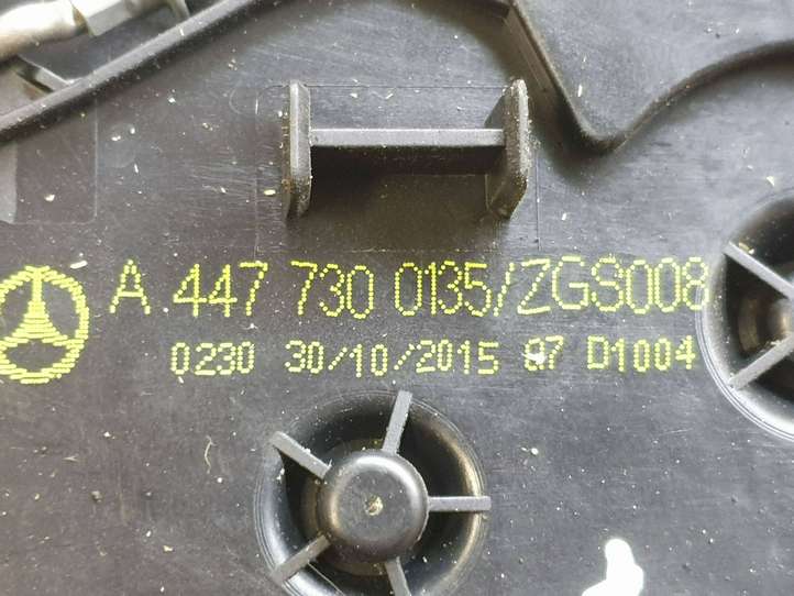 Mercedes-Benz Vito W447 (2014 - )  A4477300135 Замок раздвижной двери