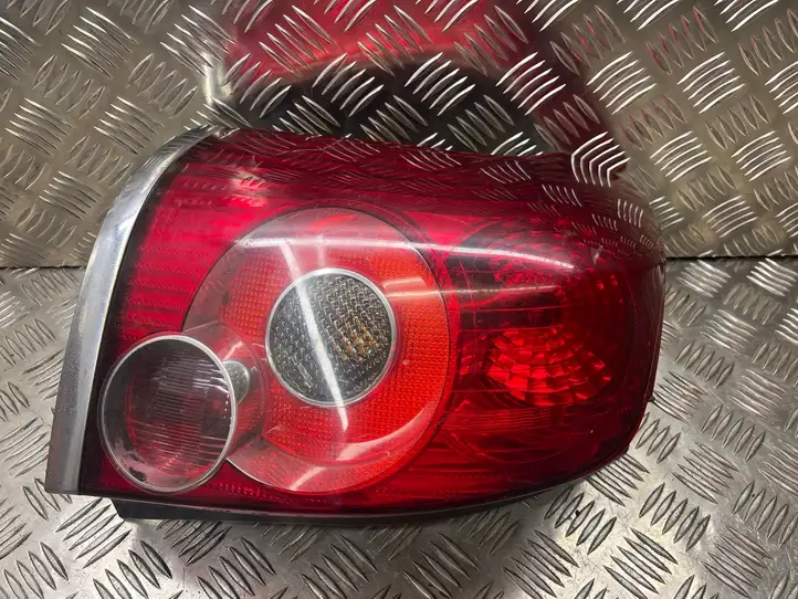 Toyota Avensis T250 (2003 - 2006) RS1022801 Задний фонарь в кузове — фото 1