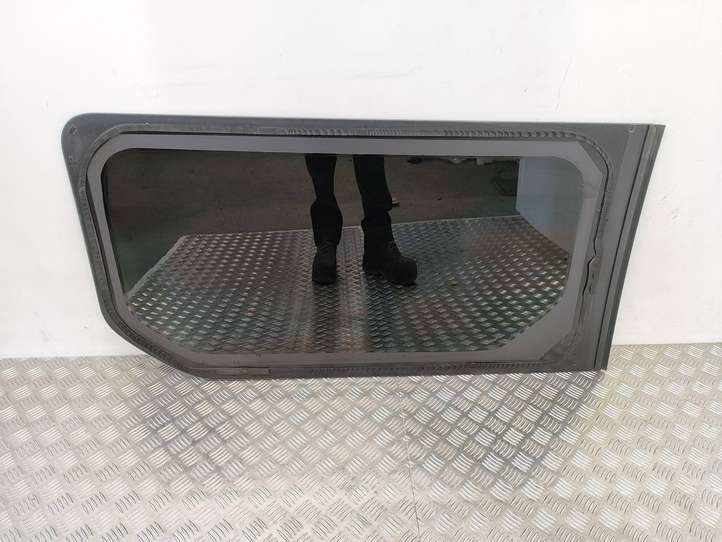Opel Vivaro (2014 - 2018)  43R004654 Стекло раздвижных дверей