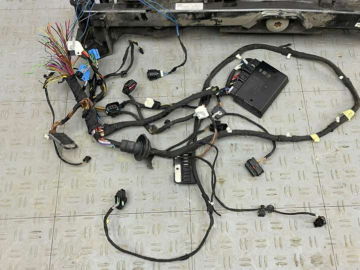 BMW 5 G30 G31 (2016 - )  6888018 Комплект крюка