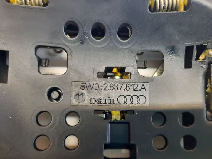Audi A4 S4 B9 (2015 - 2019) 8W02837812A Крепление наружной ручки передней двери — фото 4