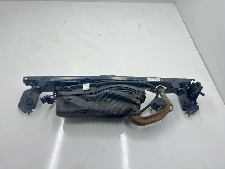 BMW 5 G30 G31 (2016 - )  6888018 Комплект крюка