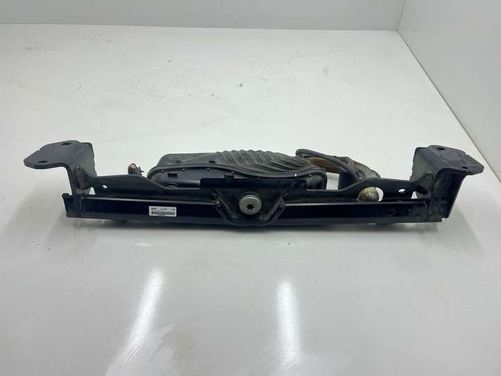 BMW 5 G30 G31 (2016 - )  6888018 Комплект крюка