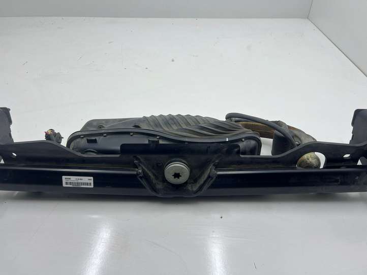 BMW 5 G30 G31 (2016 - )  6888018 Комплект крюка