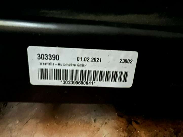 BMW 5 G30 G31 (2016 - )  6888018 Комплект крюка