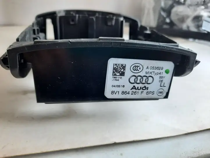 Audi A3/S3 8V (2012 - 2016) 8V864261 Другая деталь консоли (туннеля) — фото 4