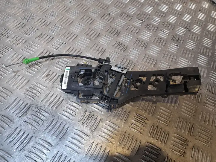 Ford Fiesta (2013 - 2017) 4792414005 Крепление наружной ручки задней двери — фото 1