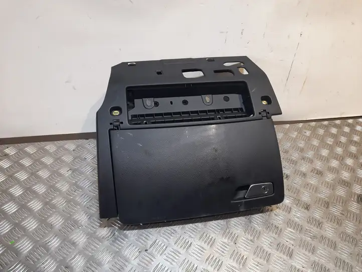 Audi A3/S3 8V (2012 - 2016) 8V0880842A Вещевой ящик — фото 1