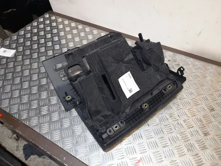 Audi A3/S3 8V (2012 - 2016) 8V0880842A Вещевой ящик — фото 5