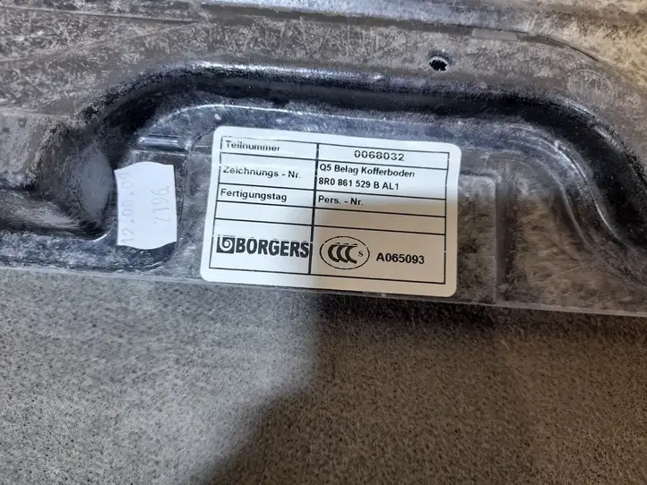Audi Q5 SQ5 (2008 - 2012) 8R0861529B Прочая отделка багажника — фото 2