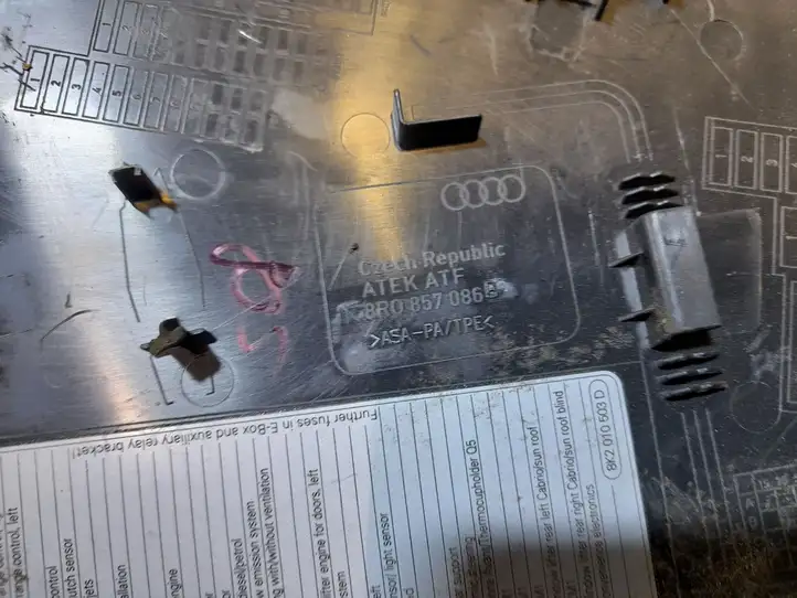 Audi Q5 SQ5 (2008 - 2012) 8R0857086B Боковая отделка панели приборов — фото 2