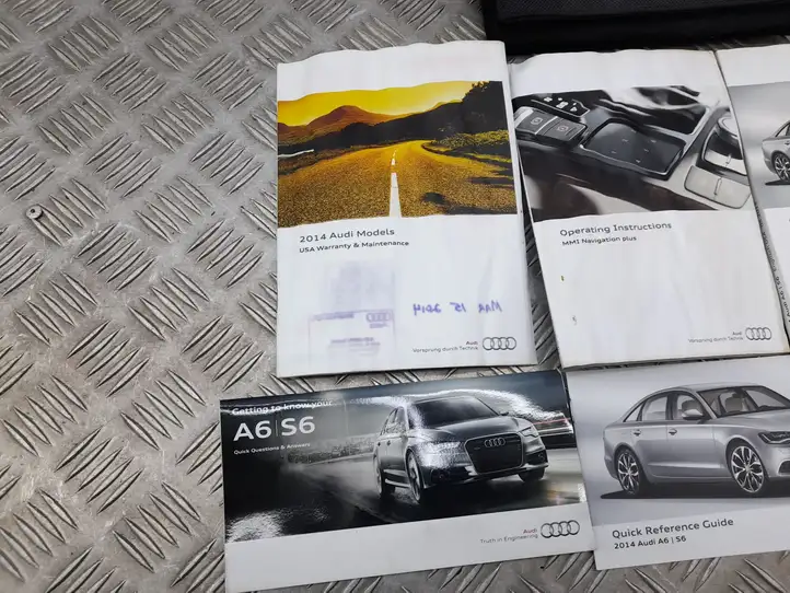 Audi A6 C7 (2011 - 2014) 8T0012103 Сервисная книжка — фото 6