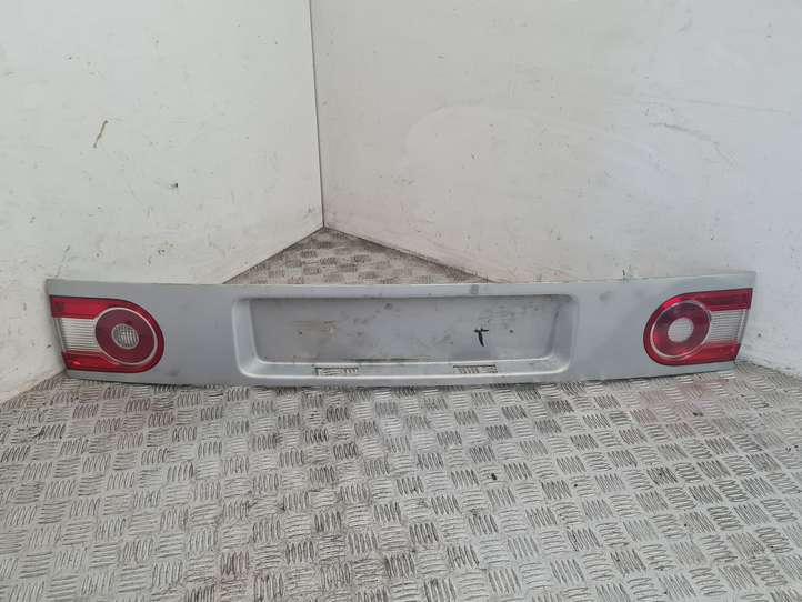 Volkswagen Sharan (2003 - 2010)  3B0857813B Задний центральный фанарь/бленда