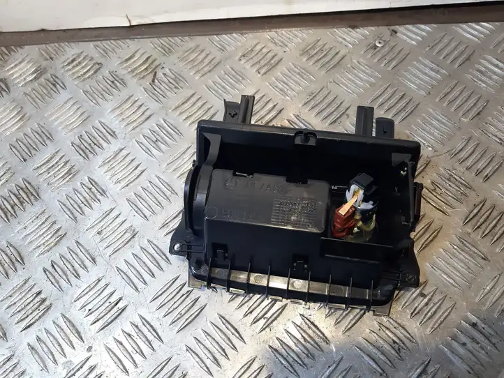 Mercedes-Benz CLA C117,X117,W117 (2013 - 2019) A1178102400 Пепельница — фото 4