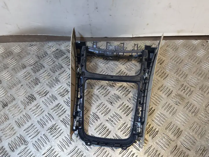 Mercedes-Benz CLA C117,X117,W117 (2013 - 2019) A1766809700 Другая деталь консоли (туннеля) — фото 3