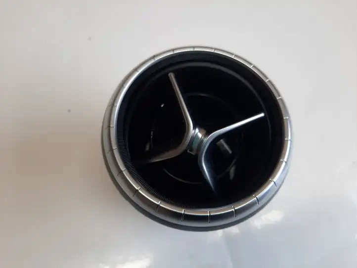 Mercedes-Benz CLA C117,X117,W117 (2013 - 2019) A1178300554 Боковой воздушный дефлектор — фото 1