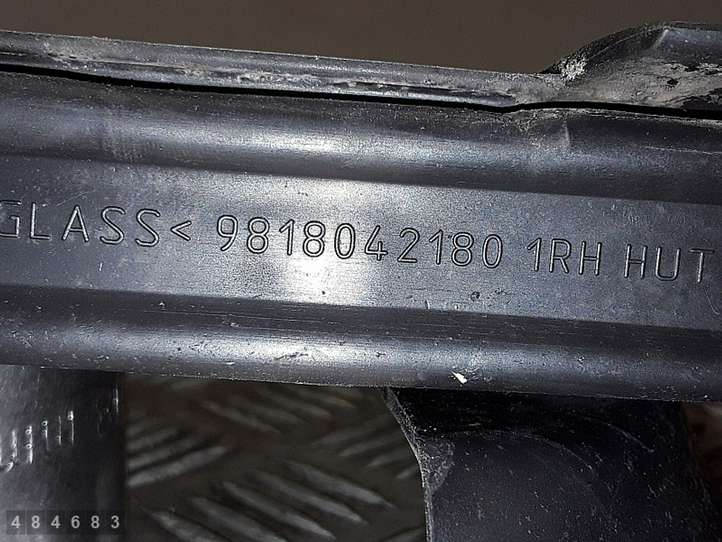 Citroen Berlingo (2018 - )  9818042180 Маленькое стекло 