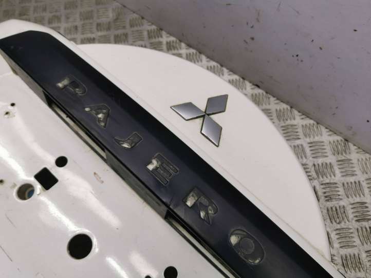 Mitsubishi Pajero (2006 - 2011)   Комплект крепления