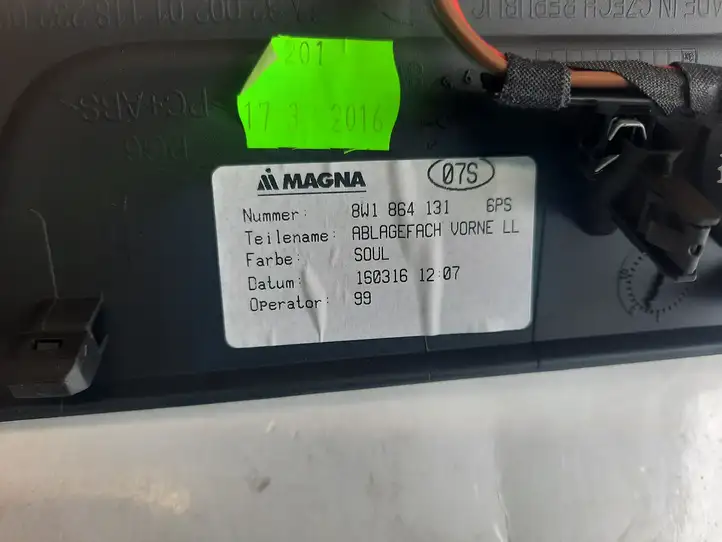 Audi A4 S4 B9 (2015 - 2019) 8W1864131 Накладка заднего прикуривателя — фото 3