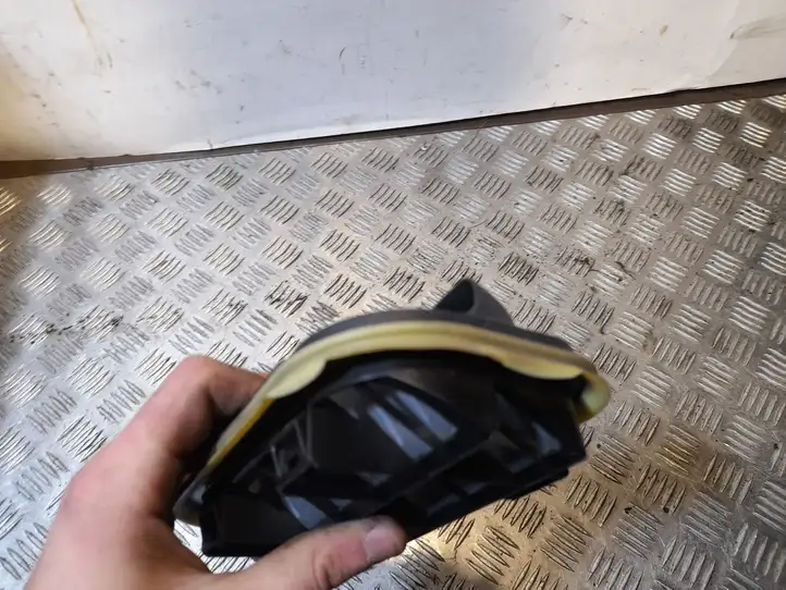 Mercedes-Benz CLA C117,X117,W117 (2013 - 2019) A1698300342 Вентиляционная решетка кузова — фото 3