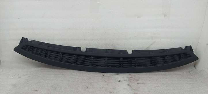 BMW 6 F12 F13 (2010 - 2018)  51467230011 Решётка в подоконнике
