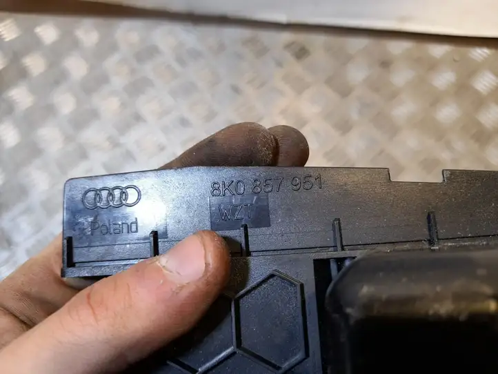 Audi A5 8T 8F (2011 - 2016) 8K0857951 Передняя пепельница — фото 3