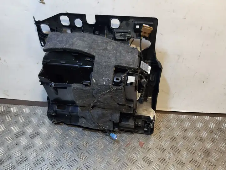 Audi A5 8T 8F (2011 - 2016) 8K1880302B Бардачок в сборе — фото 6