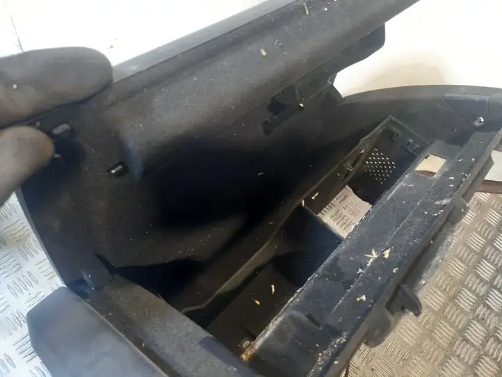 Audi A5 8T 8F (2011 - 2016) 8K1880302B Бардачок в сборе — фото 8