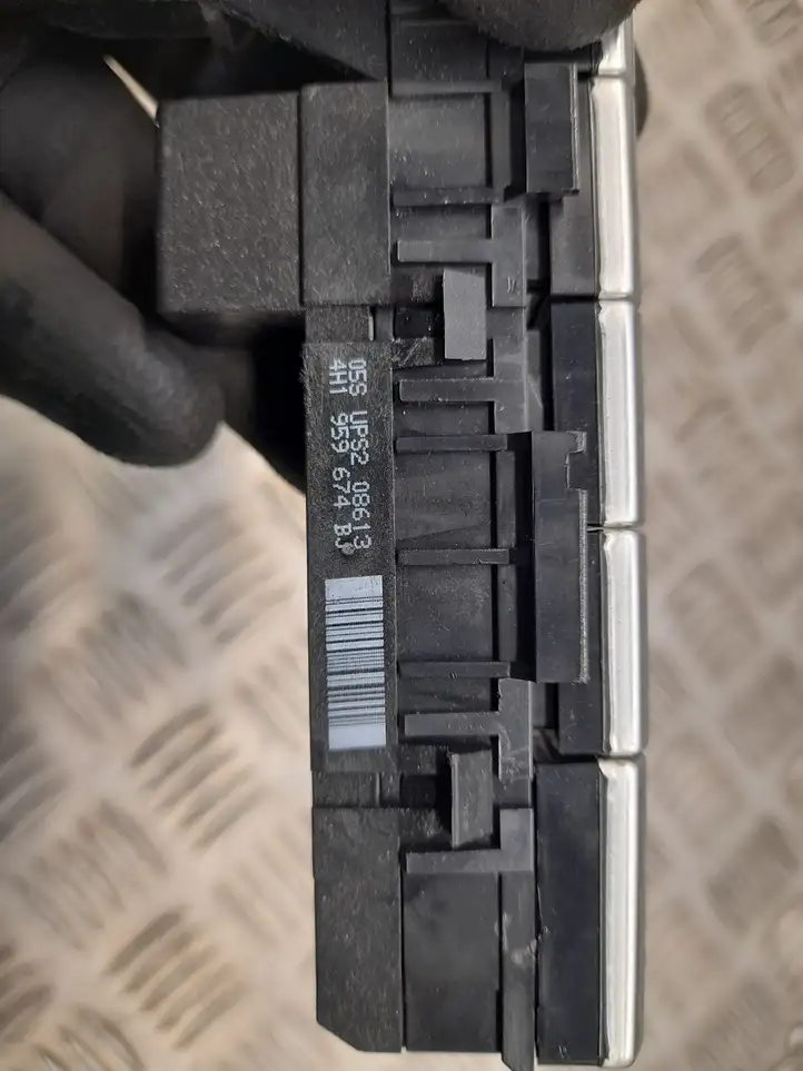 Audi A8 S8 D4 4H (2010 - 2014) 4H0820911C Другие включатели / ручки/ переключатели — фото 2