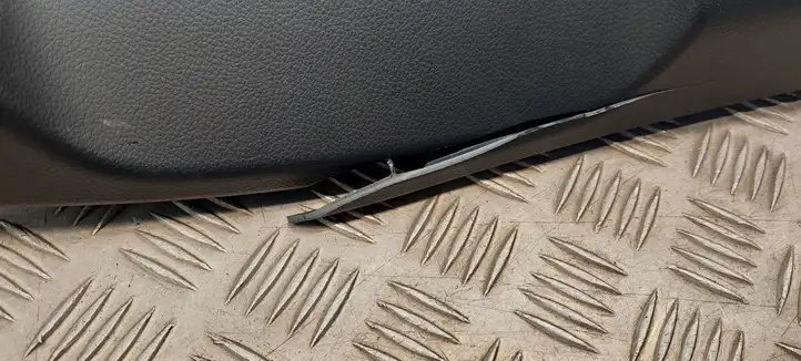 Audi A8 S8 D4 4H (2010 - 2014) 4H0867244F Нижняя обшивка стойки B — фото 5